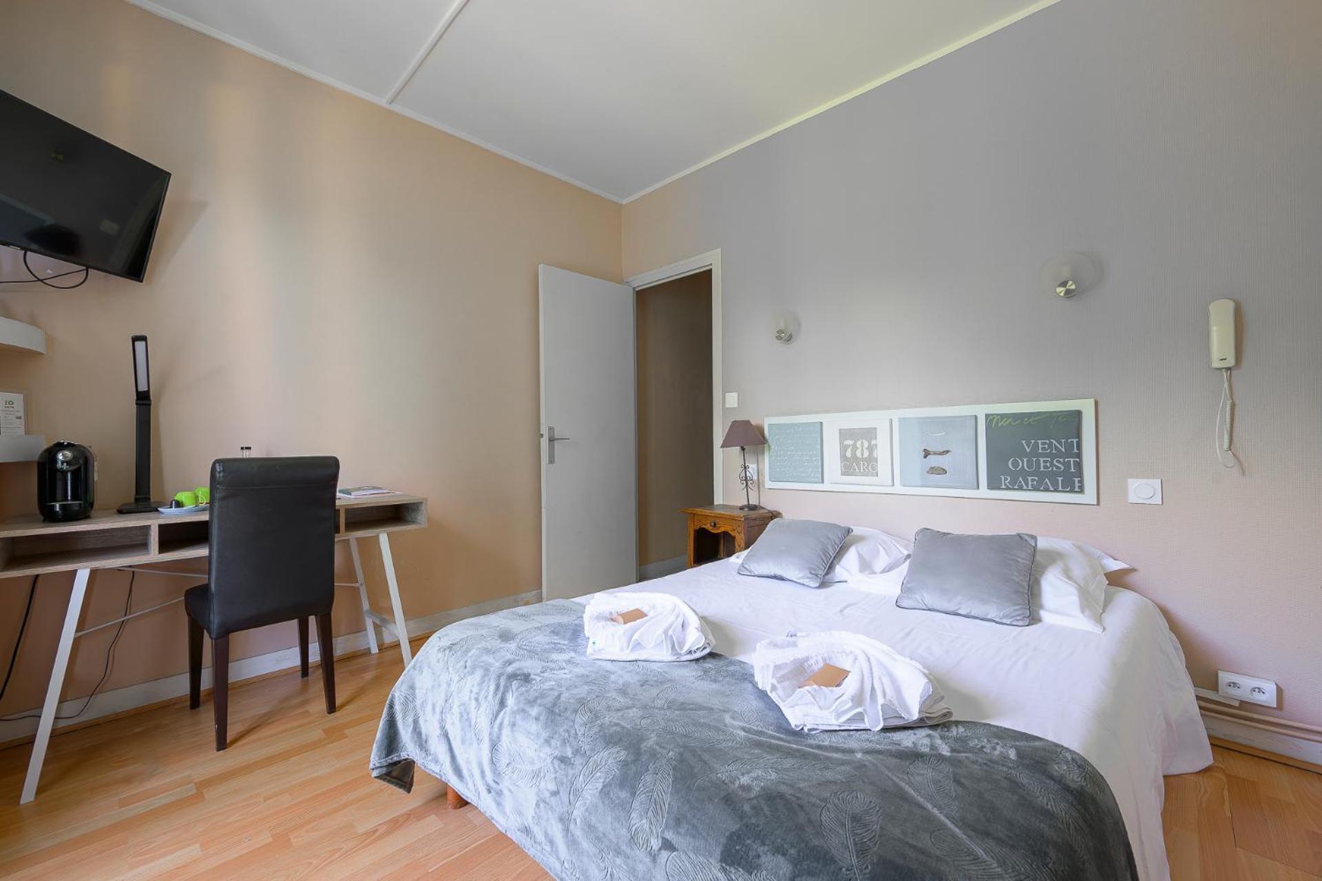 Hotel De La Beauronne 3*